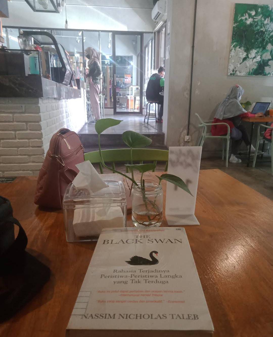 Catatan dari Libreria Eatery: Sebuah Kamis Sore Mahasiswa S3 FISIP UNAIR